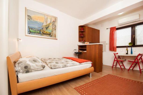 Centar 1 Private Room With Ensuite And Kitchenette Split Exterior photo