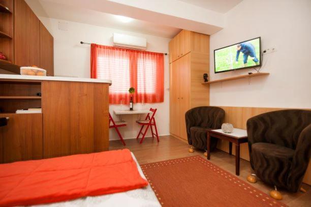 Centar 1 Private Room With Ensuite And Kitchenette Split Exterior photo