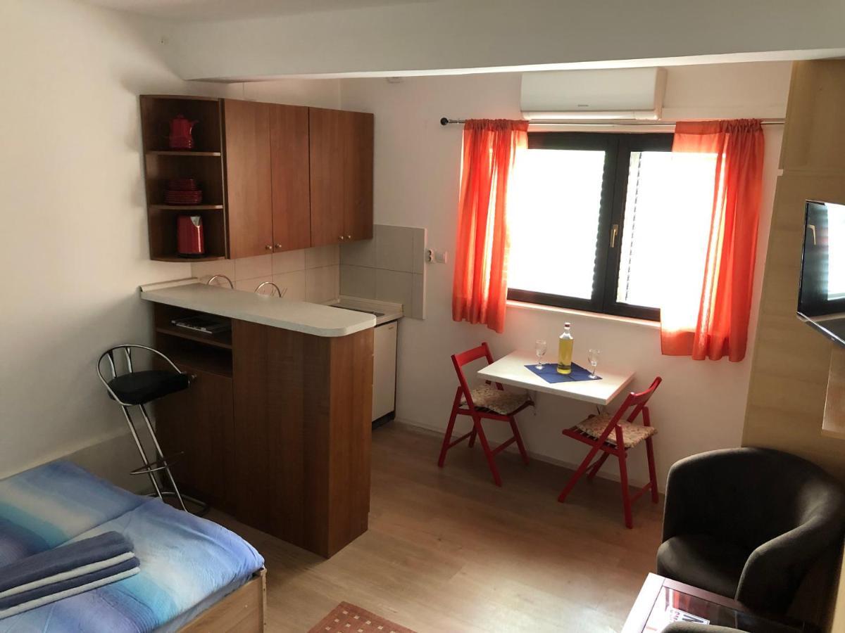 Centar 1 Private Room With Ensuite And Kitchenette Split Exterior photo